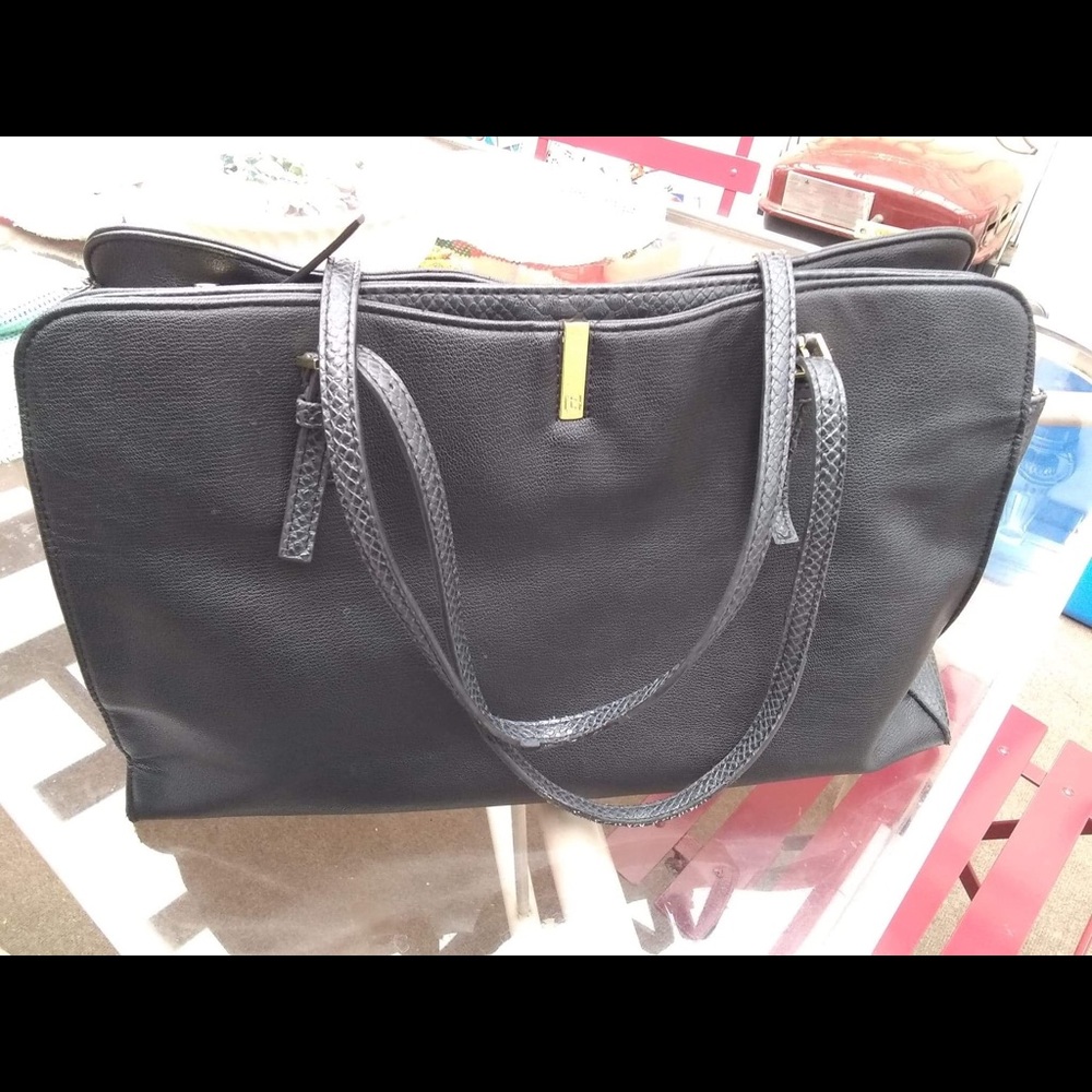 Tutilo New York Black Leather Laptop Travel Bag